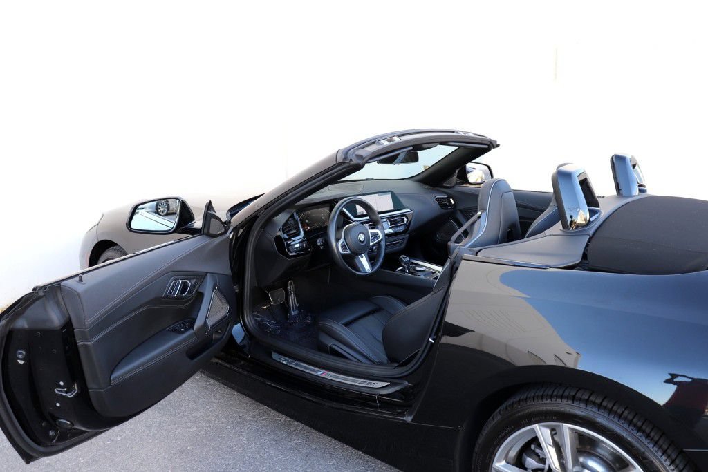 Used 2019 BMW Z4 sDrive30i w/ M Sport Package RWD image 2