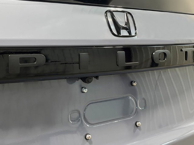 New 2026 Honda Pilot Touring image 9