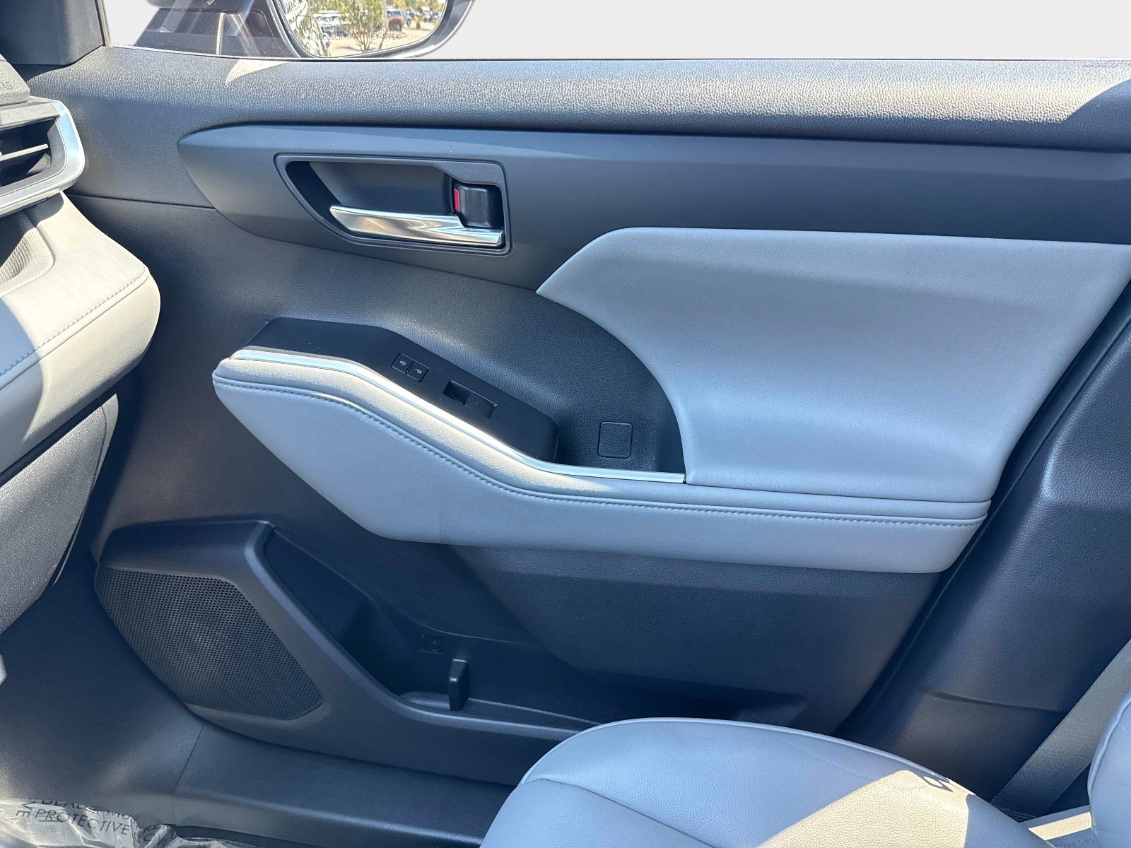 Used 2022 Toyota Highlander XLE image 23