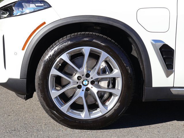 Used 2026 BMW X5 xDrive50e AWD/4WD image 29