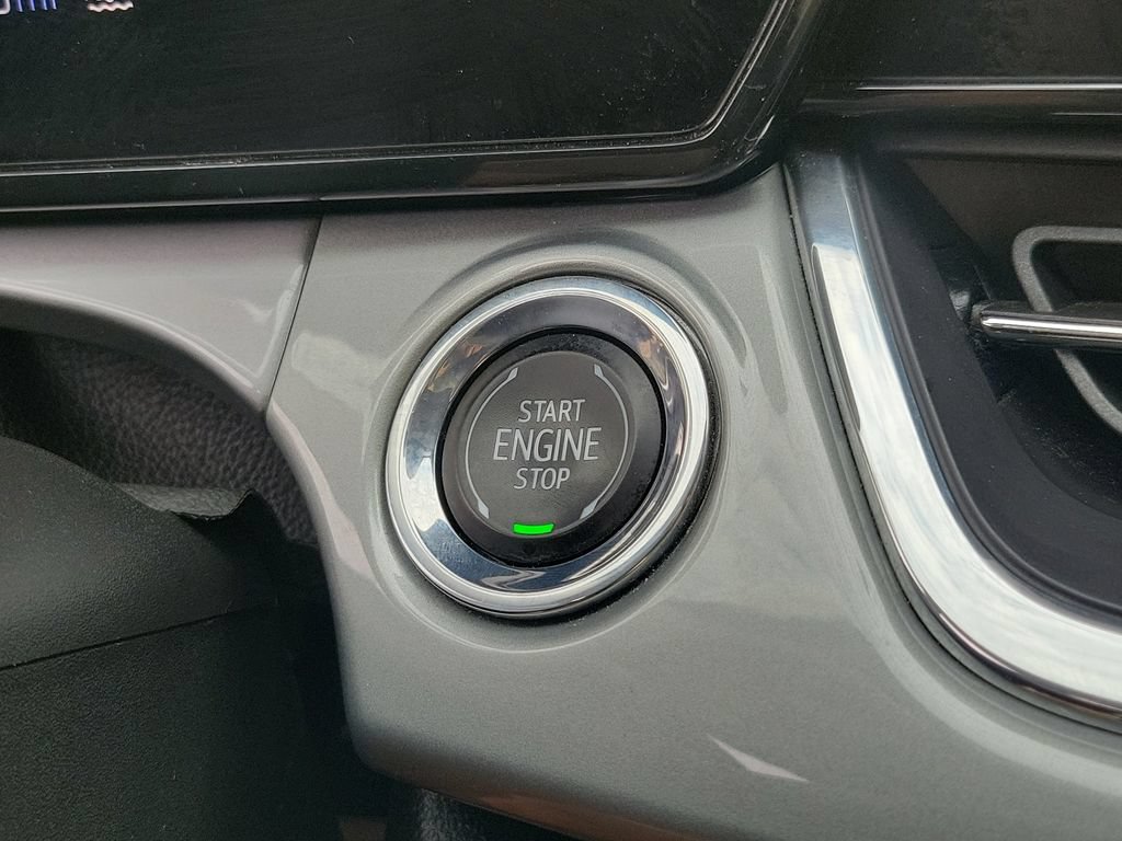 Used 2025 Chevrolet Trax LT FWD image 34