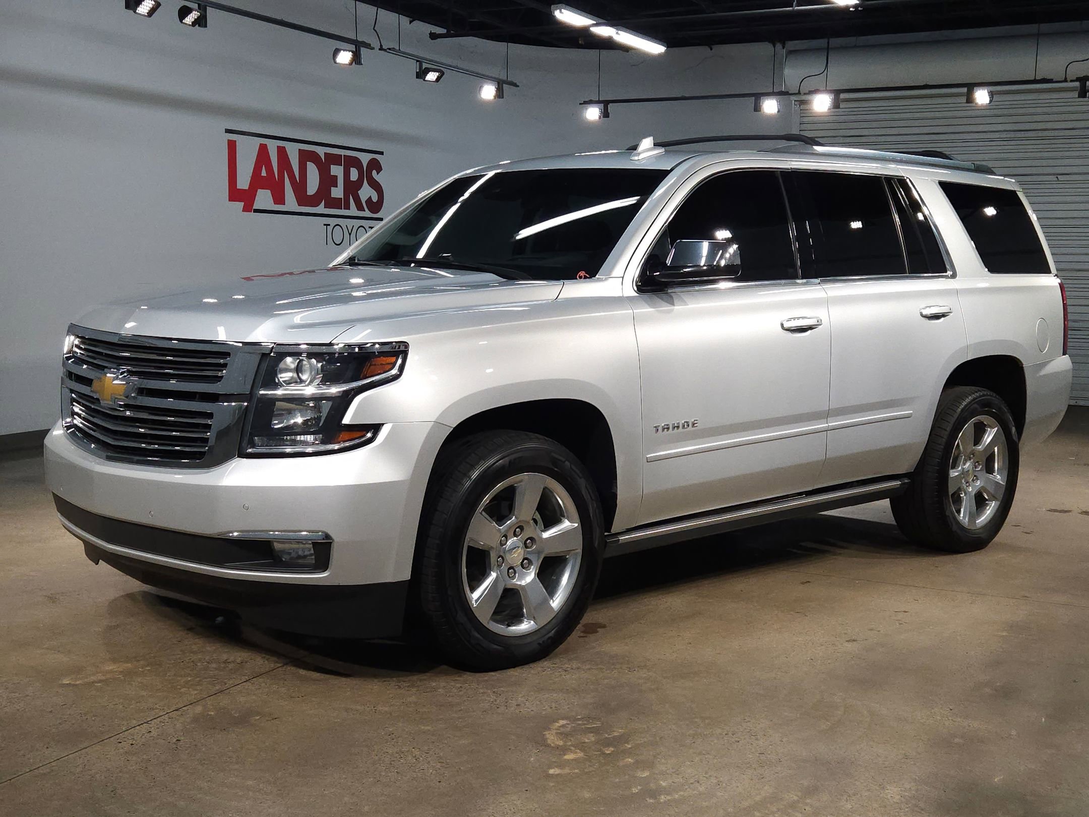 Used 2019 Chevrolet Tahoe Premier AWD/4WD image 3