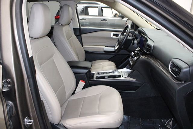 Used 2021 Ford Explorer Limited image 16