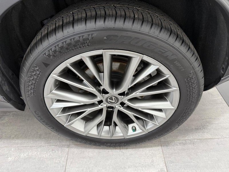 Used 2022 Lexus NX 350h AWD image 5