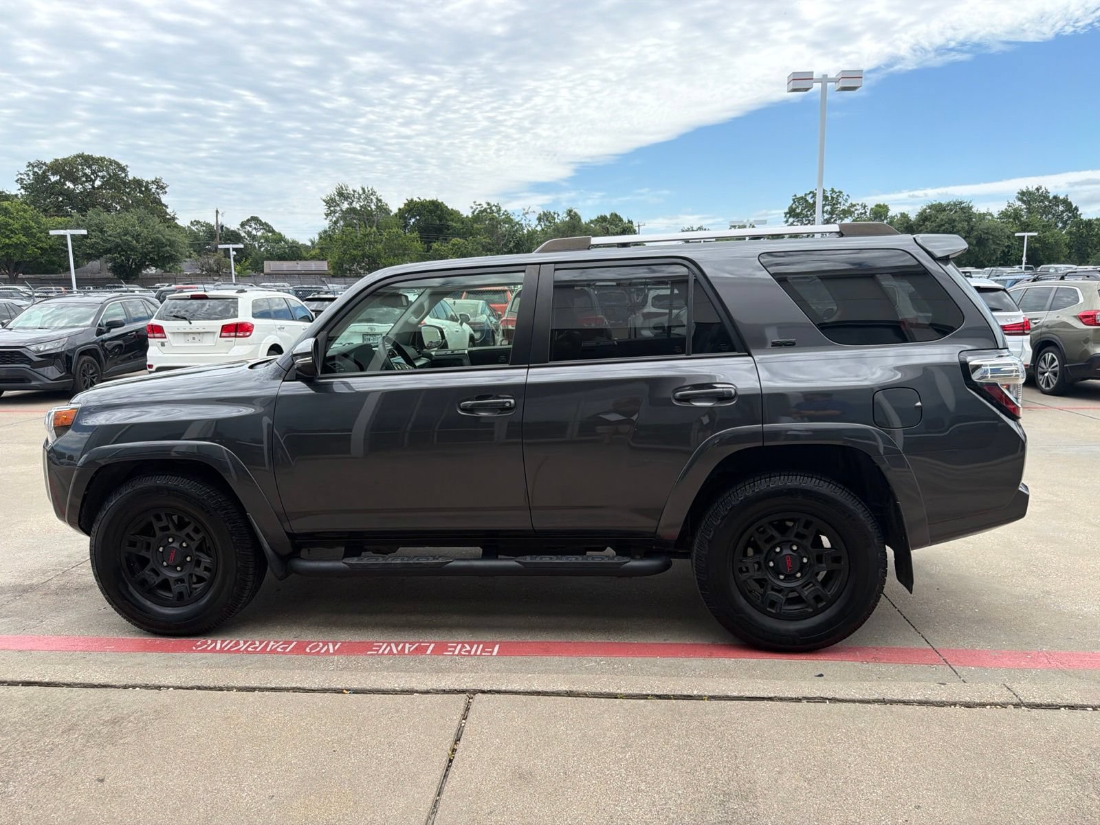 Used 2022 Toyota 4Runner SR5 Premium w/ Moonroof Package RWD image 6