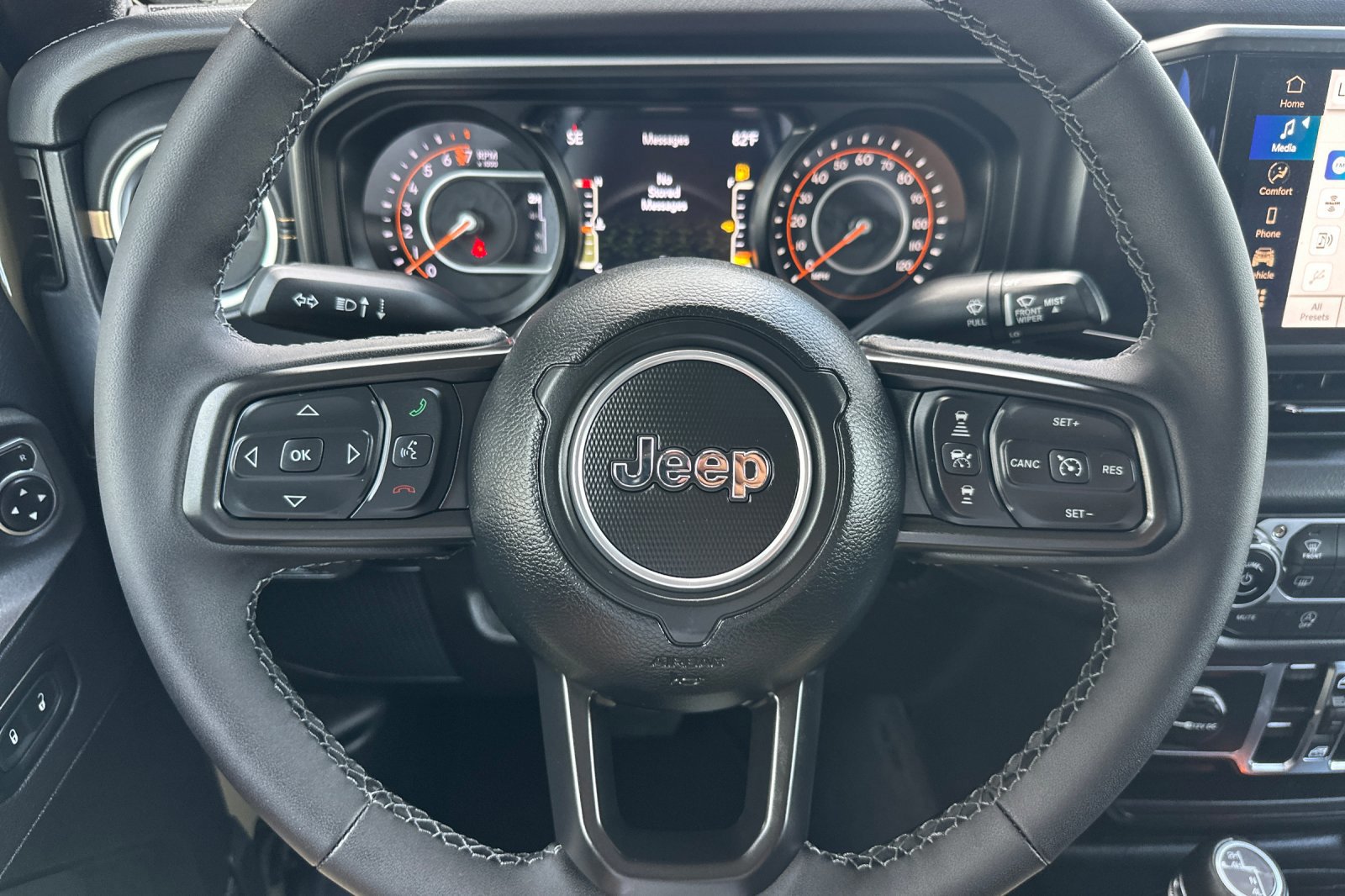 New 2025 Jeep Gladiator Sport image 22