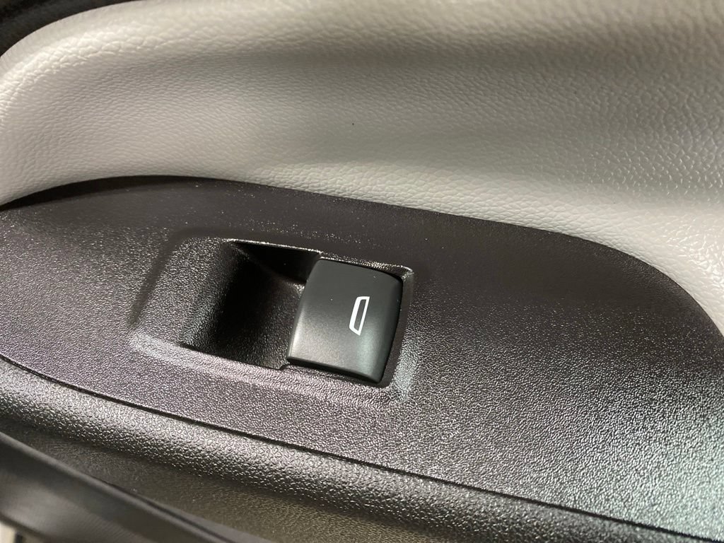 Used 2019 Chevrolet Equinox LS w/ LS Convenience Package AWD/4WD image 20