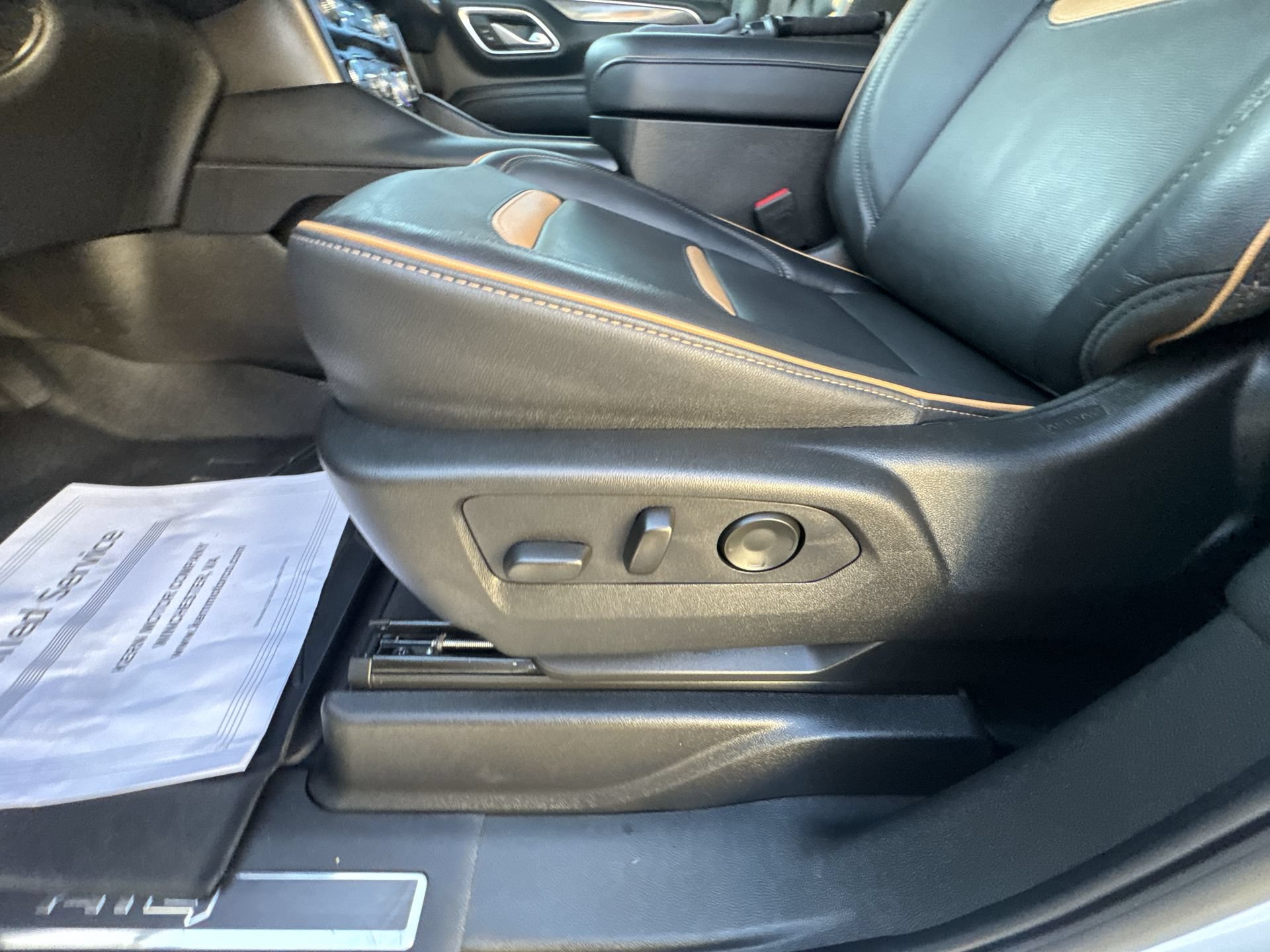 Used 2024 GMC Yukon AT4 w/ AT4 Premium Package AWD/4WD image 14