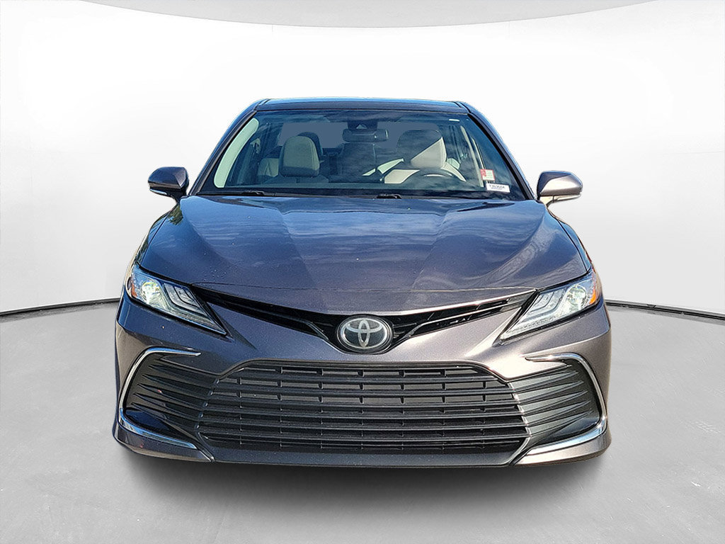 Used 2021 Toyota Camry XLE FWD image 2