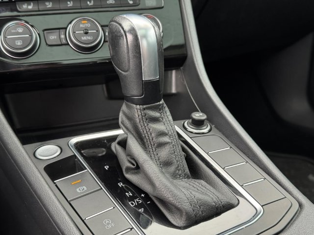 Used 2020 Volkswagen Jetta SEL FWD image 19