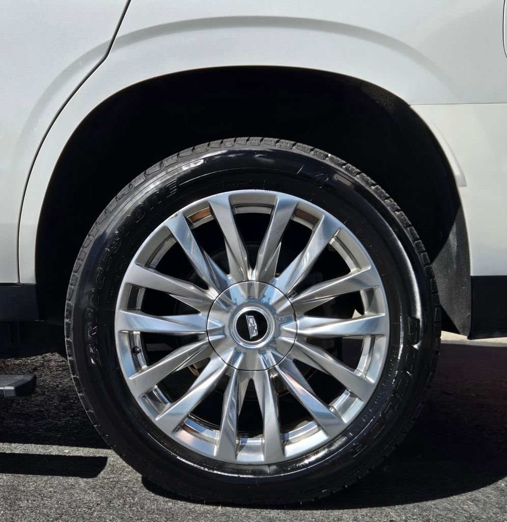Used 2021 Cadillac Escalade Premium Luxury w/ Performance Package image 9