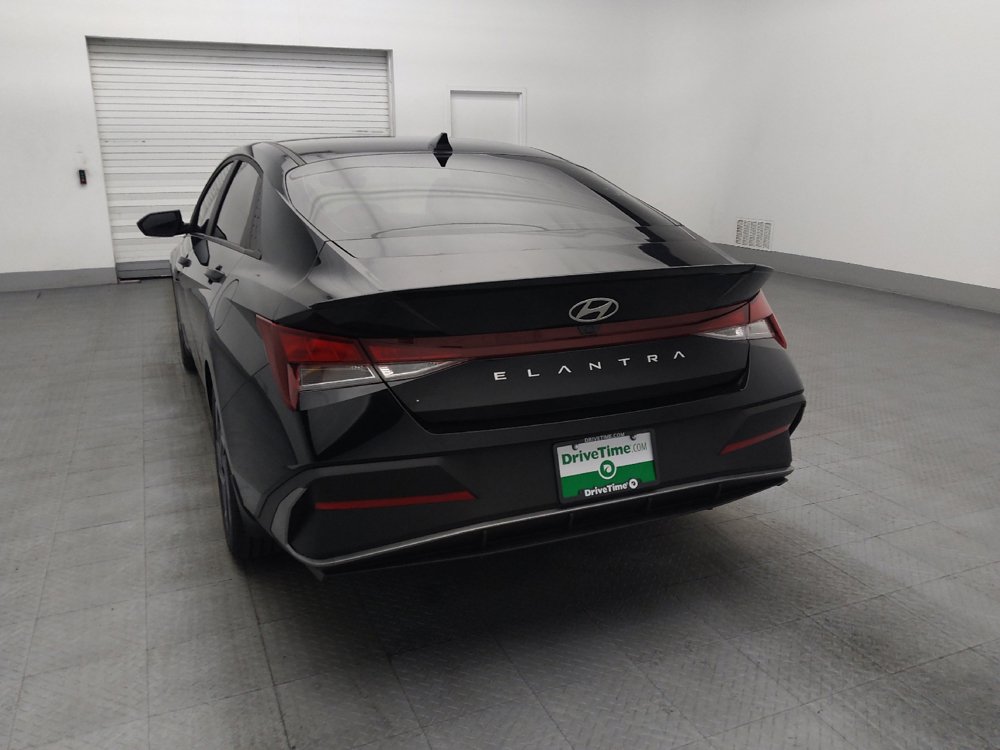 Used 2025 Hyundai Elantra Sport FWD image 6