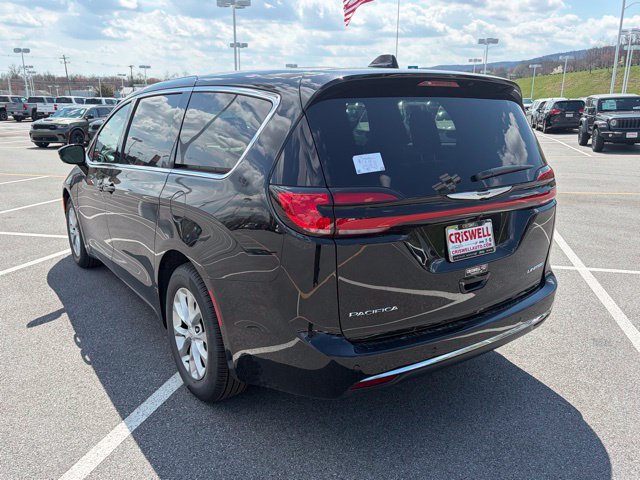 New 2026 Chrysler Pacifica Limited FWD image 4