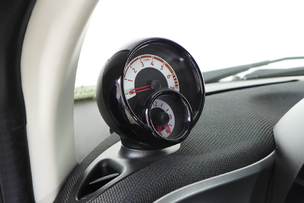 Used 2016 smart fortwo Proxy RWD image 25