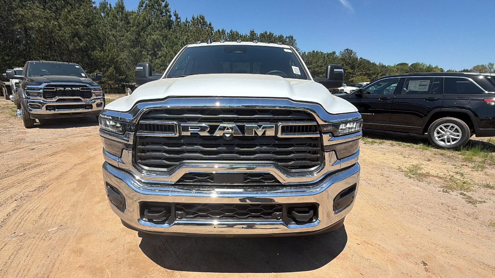 New 2026 RAM 2500 Tradesman AWD/4WD image 3
