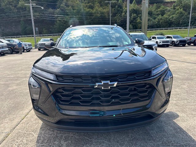 New 2026 Chevrolet Trax LT w/ Sunroof Package FWD image 2