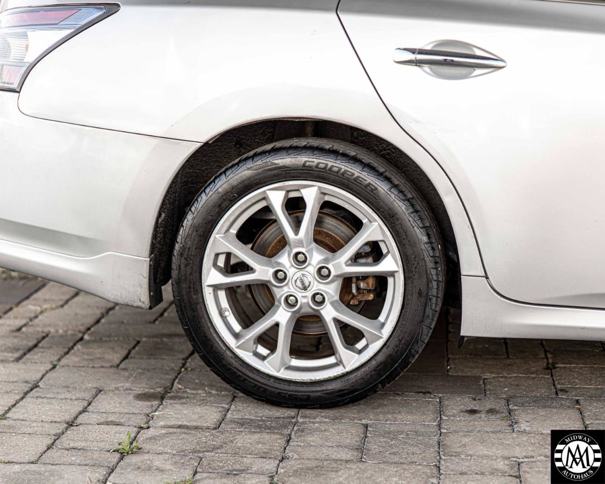 Used 2014 Nissan Maxima 3.5 SV w/ Premium Package FWD image 9