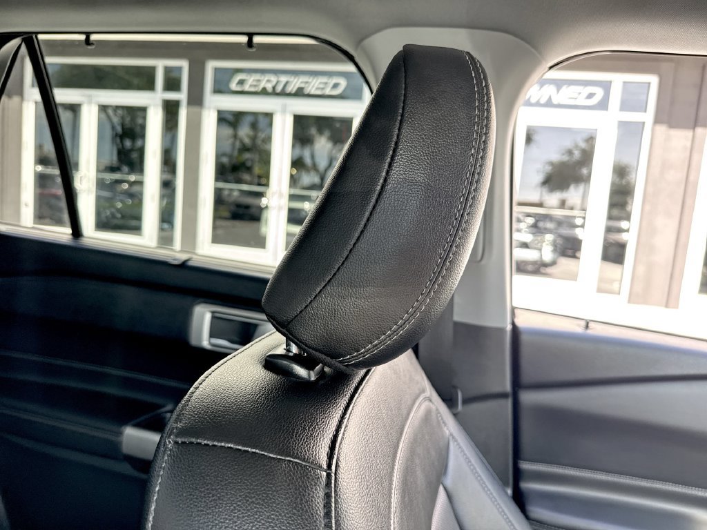 Used 2023 Ford Explorer Limited w/ Limited Technology Package RWD image 20