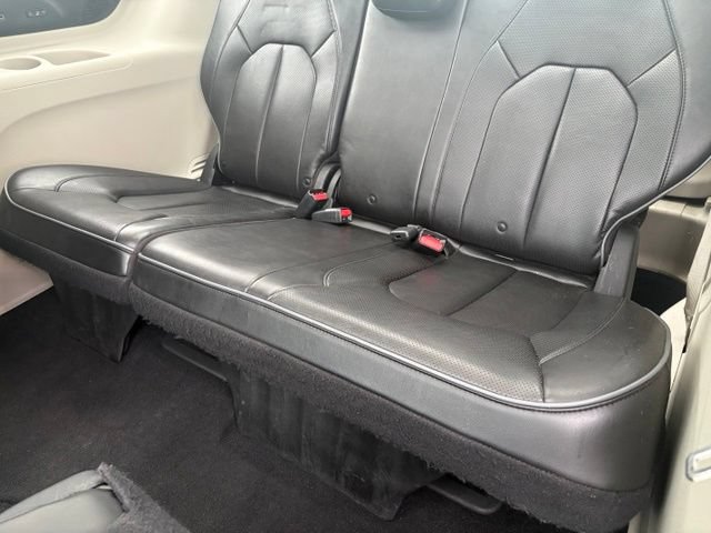 Used 2020 Chrysler Pacifica Limited FWD image 14