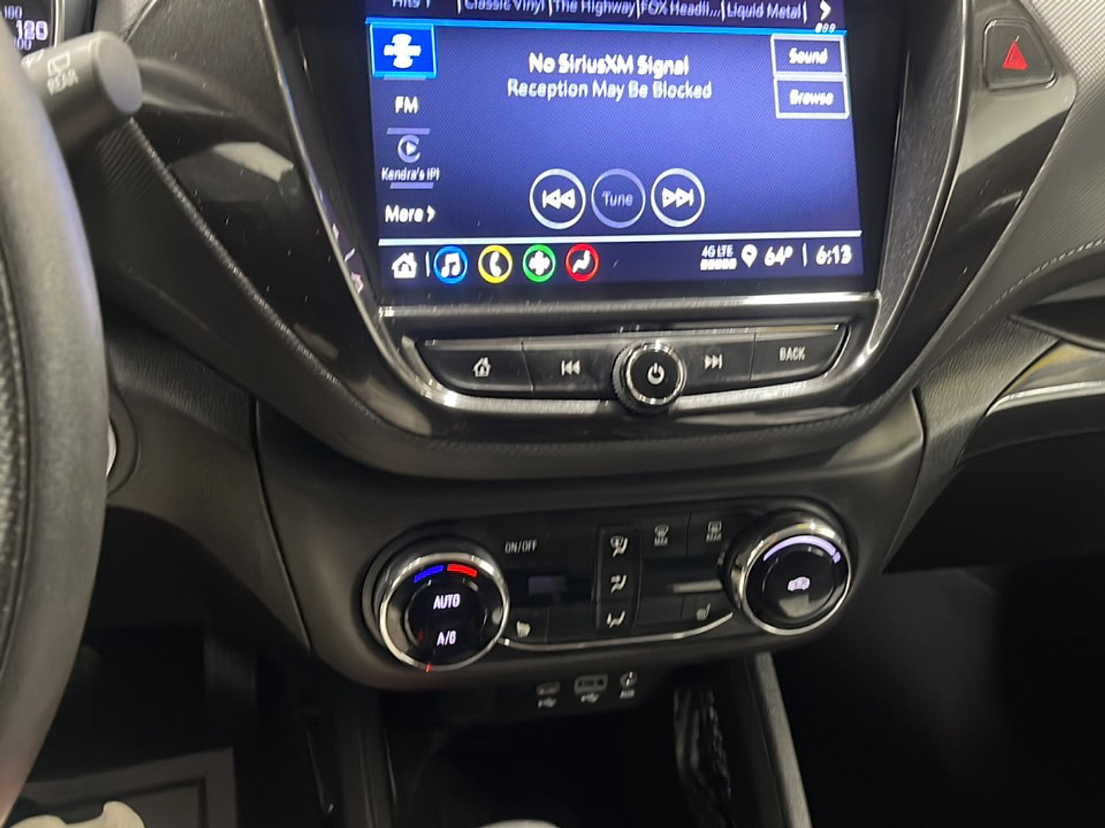 Used 2022 Chevrolet TrailBlazer LT w/ Convenience Package AWD/4WD image 9
