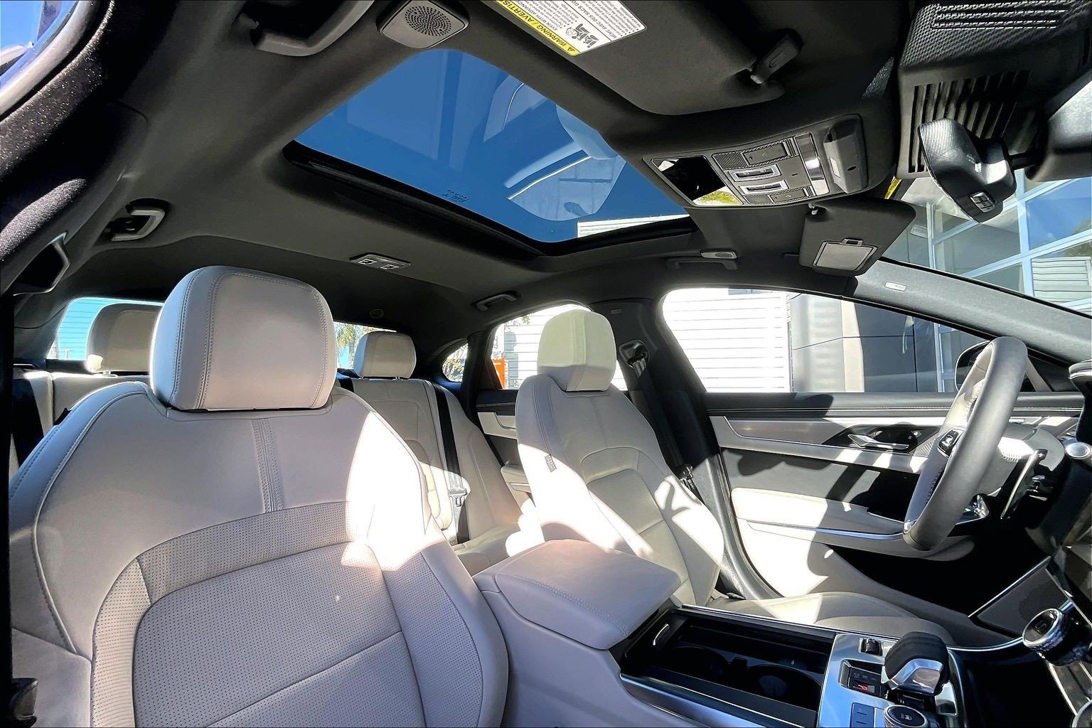 Used 2024 Jaguar XF R-Dynamic SE image 21