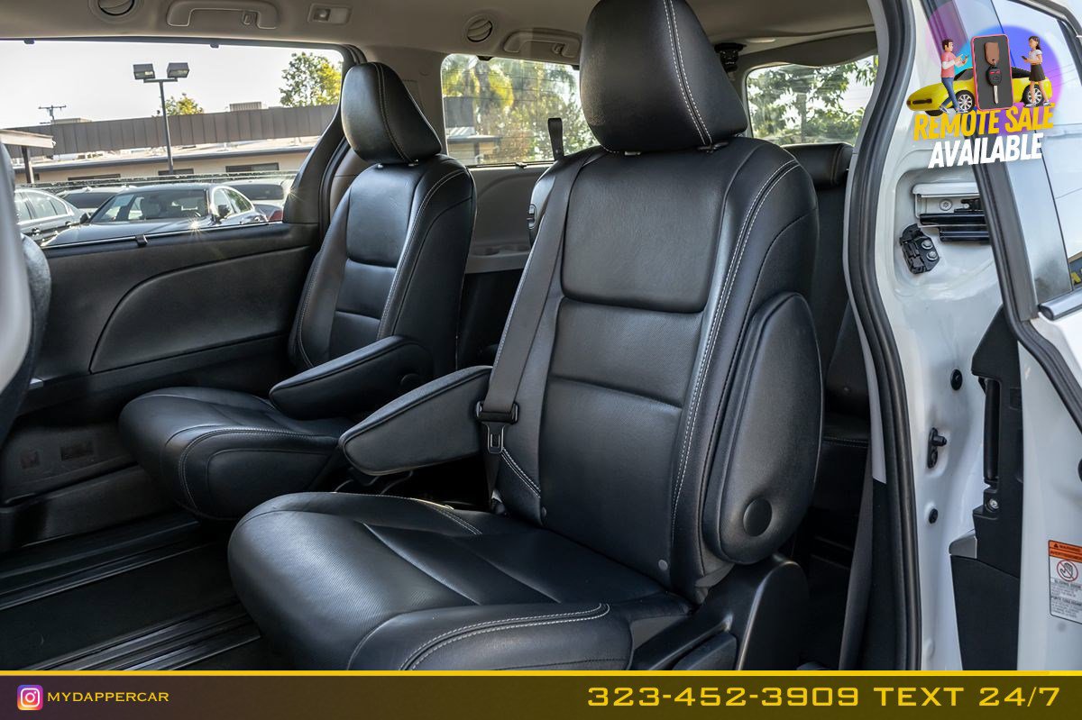 Used 2017 Toyota Sienna SE FWD image 15