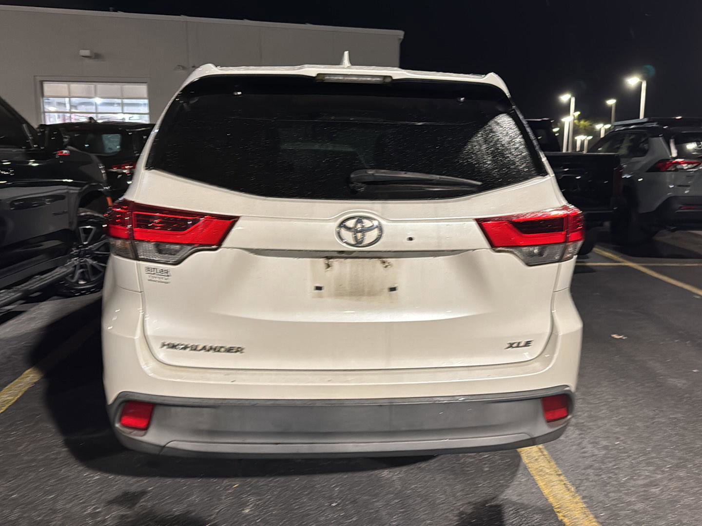 Used 2017 Toyota Highlander XLE image 6