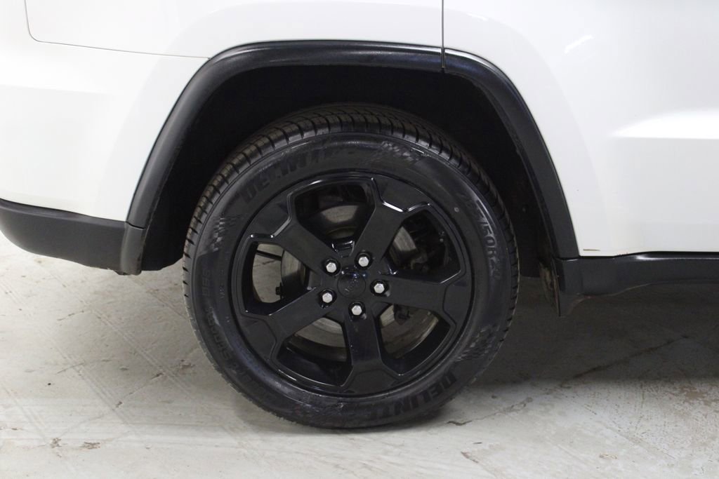 Used 2019 Jeep Grand Cherokee Laredo AWD/4WD image 33