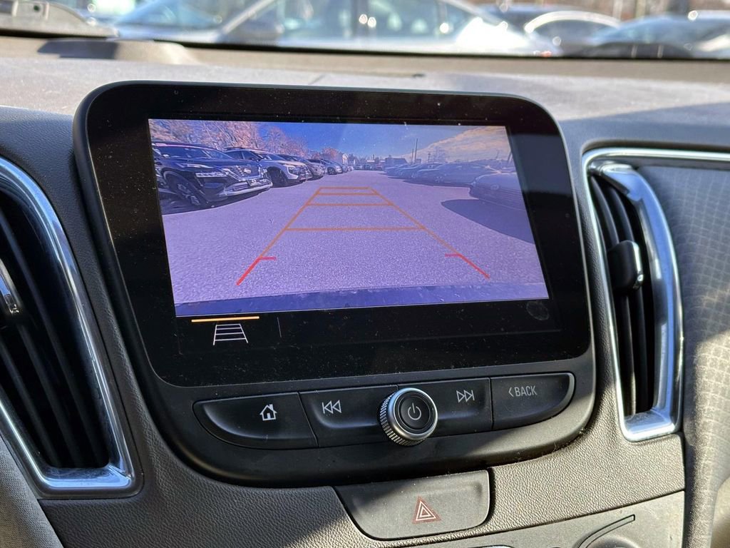 Used 2019 Chevrolet Malibu Hybrid image 25