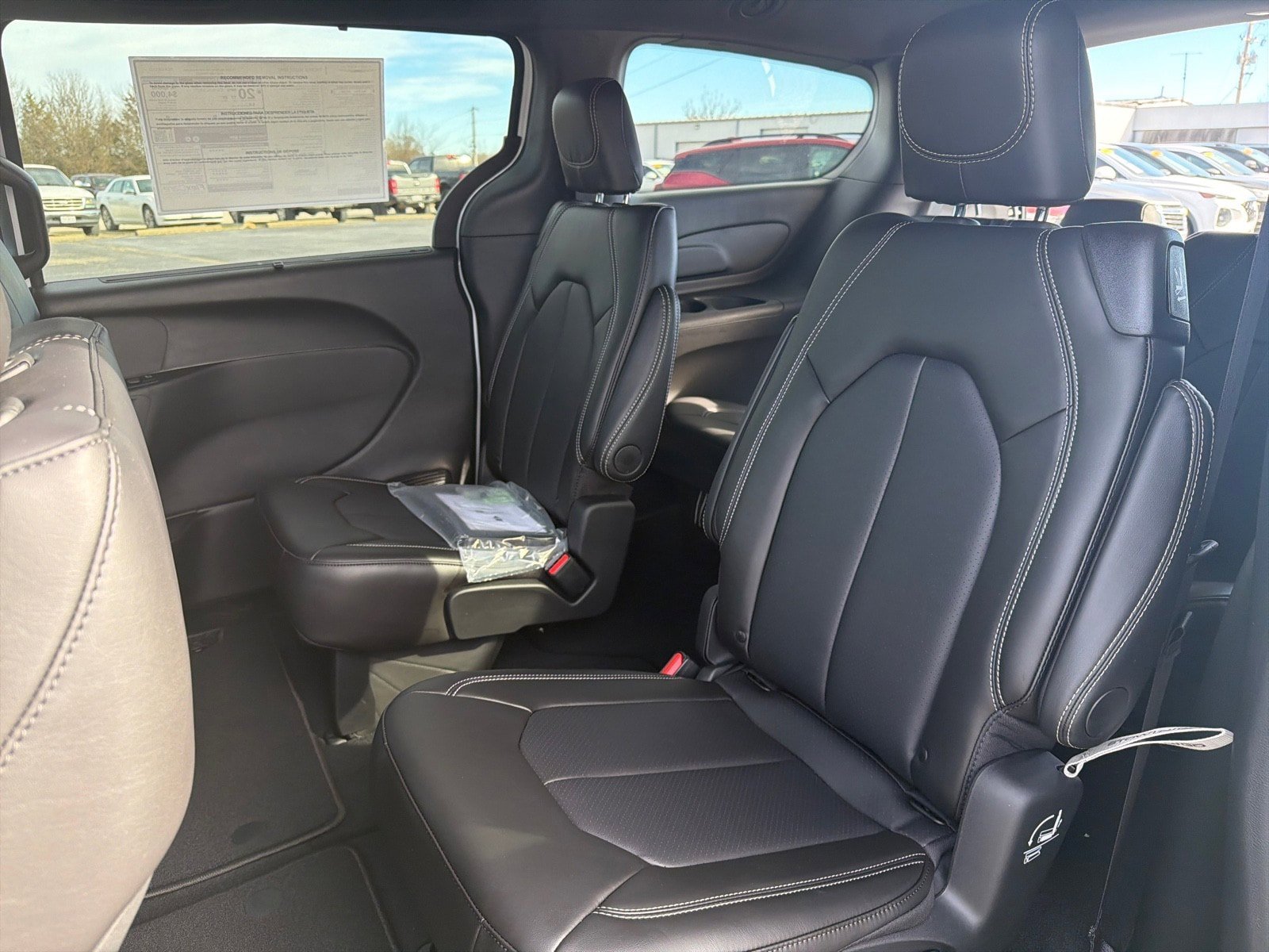 New 2026 Chrysler Pacifica Select image 12