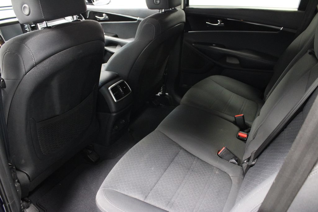 Used 2019 Kia Sorento AWD w/ LX Convenience Package image 19