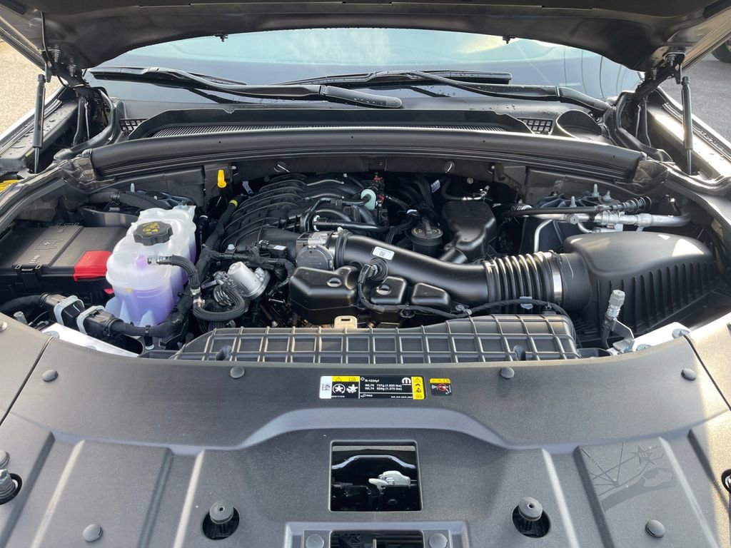 New 2025 Jeep Grand Cherokee L Altitude image 18