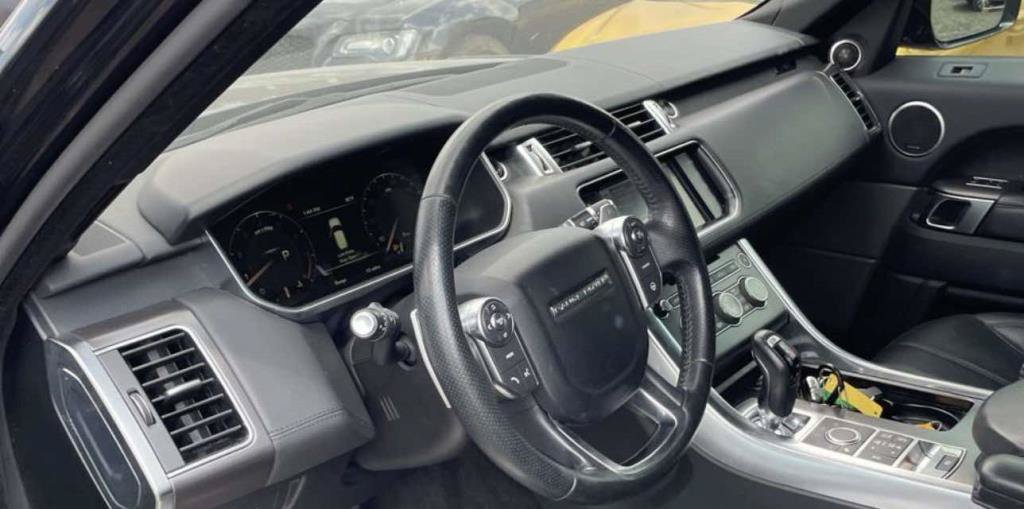 Used 2016 Land Rover Range Rover Sport HST AWD/4WD image 3