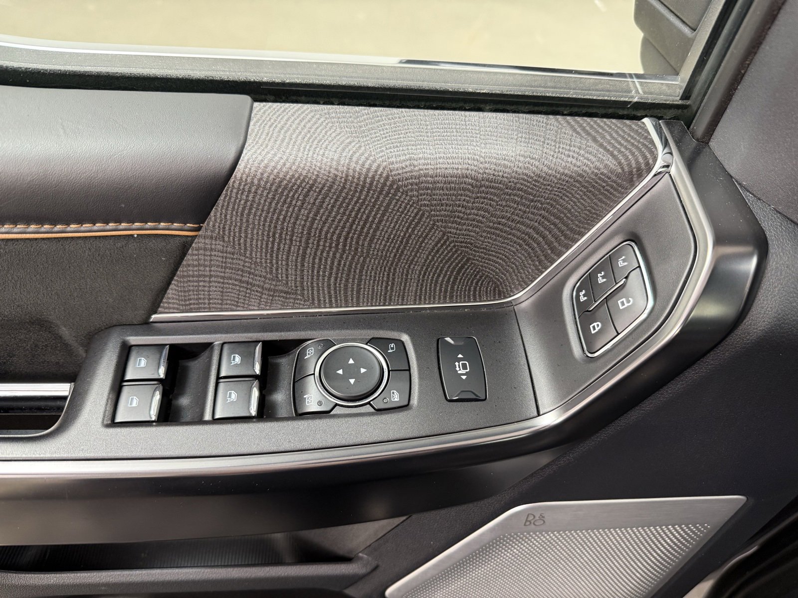 Used 2024 Ford F350 Platinum image 15