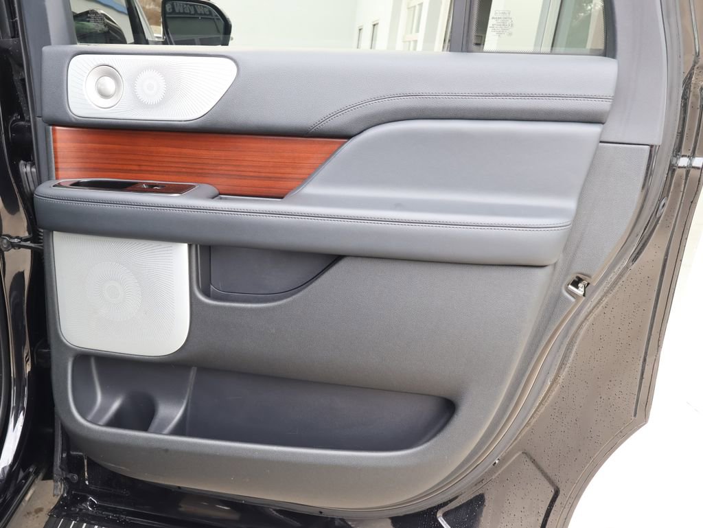 Used 2022 Lincoln Navigator L Reserve image 37
