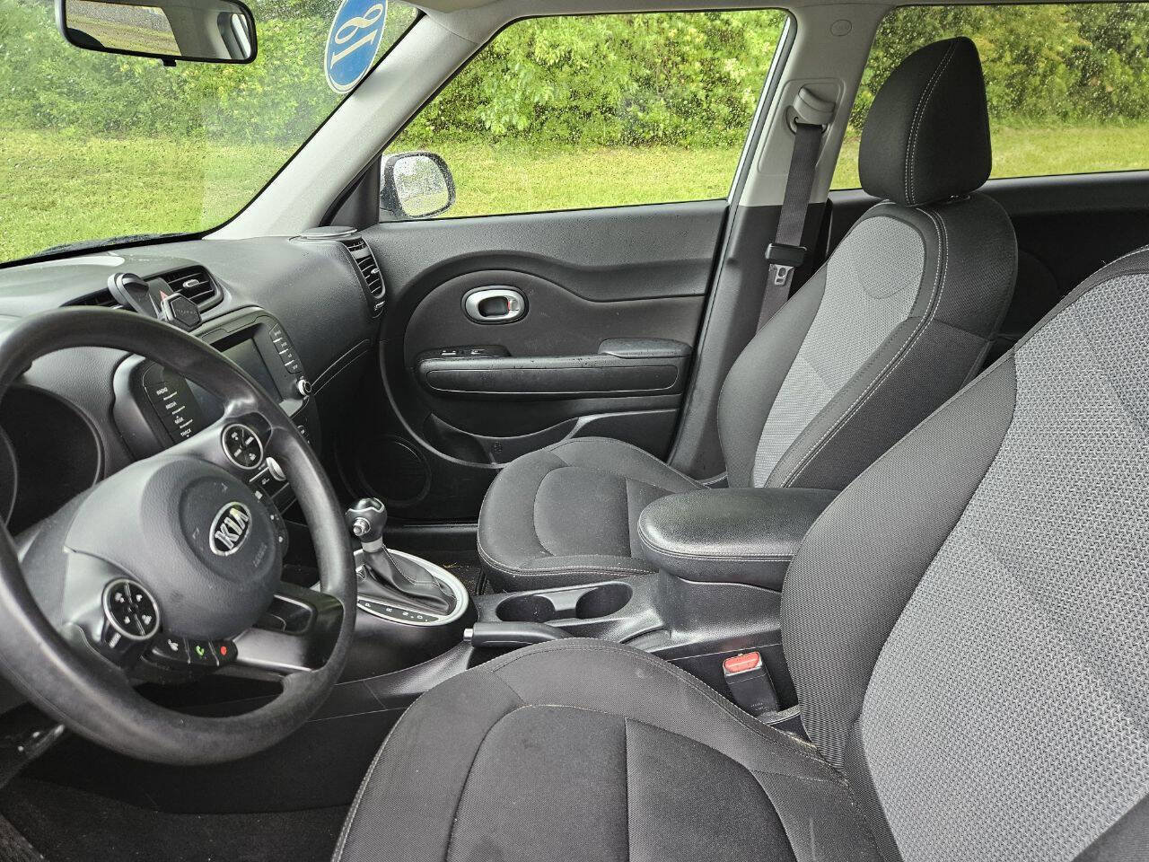 Used 2018 Kia Soul + FWD image 10