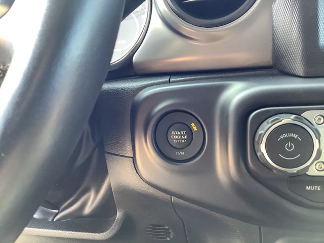 Used 2022 Jeep Gladiator Sport AWD/4WD image 16