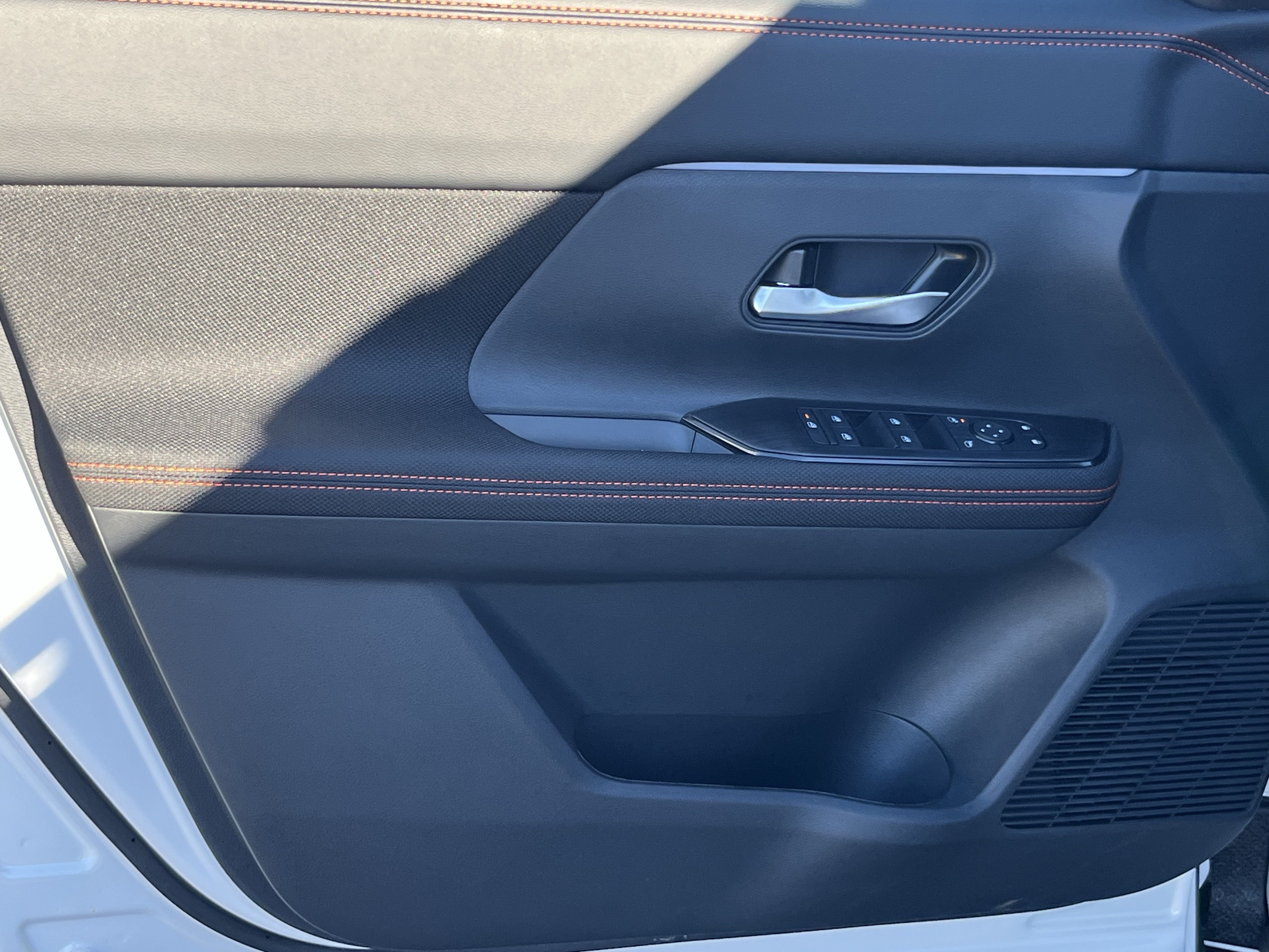 New 2027 Nissan Kicks SV w/ Rock Creek Edition AWD/4WD image 17