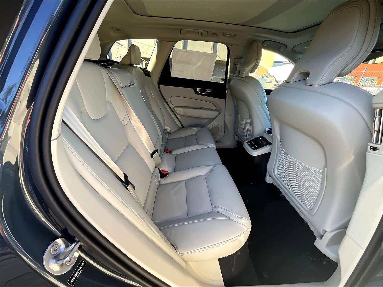 New 2026 Volvo XC60 B5 Ultra w/ Climate Package AWD/4WD image 27