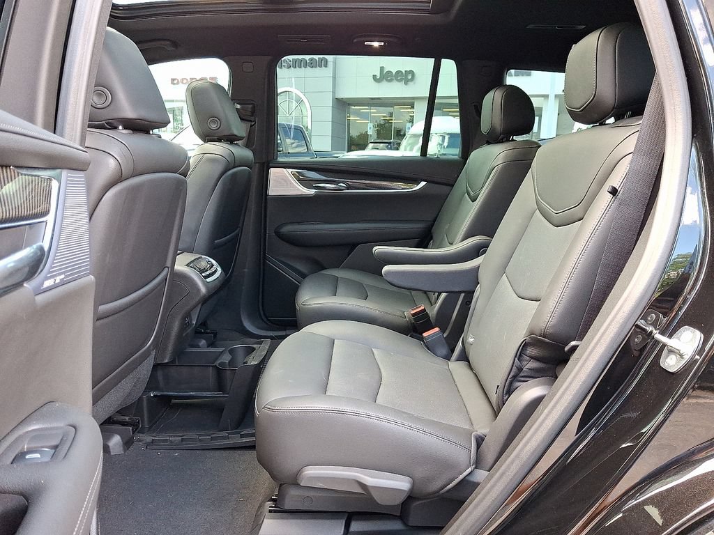 Used 2025 Cadillac XT6 Sport w/ Technology Package AWD/4WD image 9