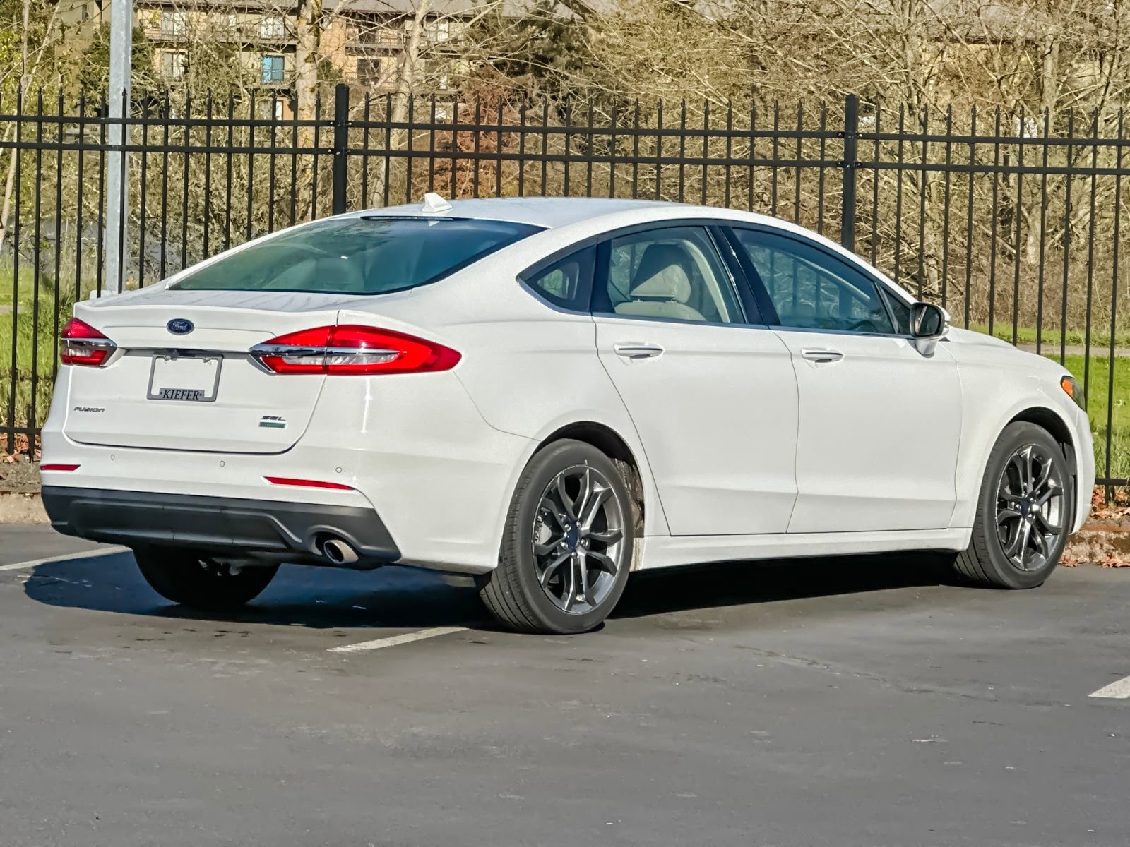 Used 2020 Ford Fusion SEL image 4
