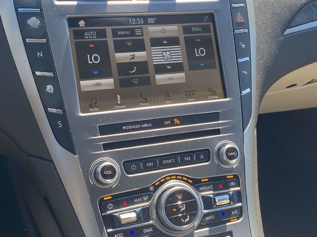 Used 2019 Lincoln MKZ Reserve FWD image 25