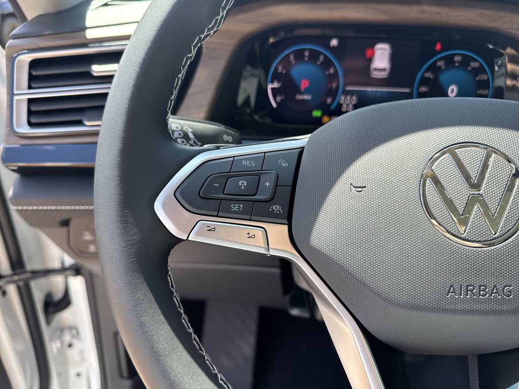 New 2025 Volkswagen Atlas SE image 25