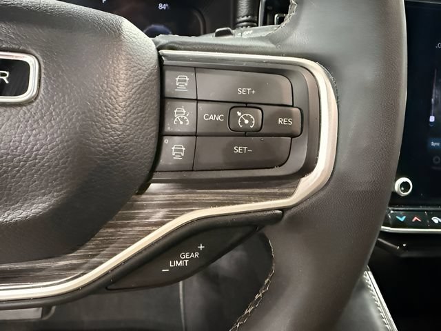 Used 2023 Jeep Wagoneer Series II AWD/4WD image 18