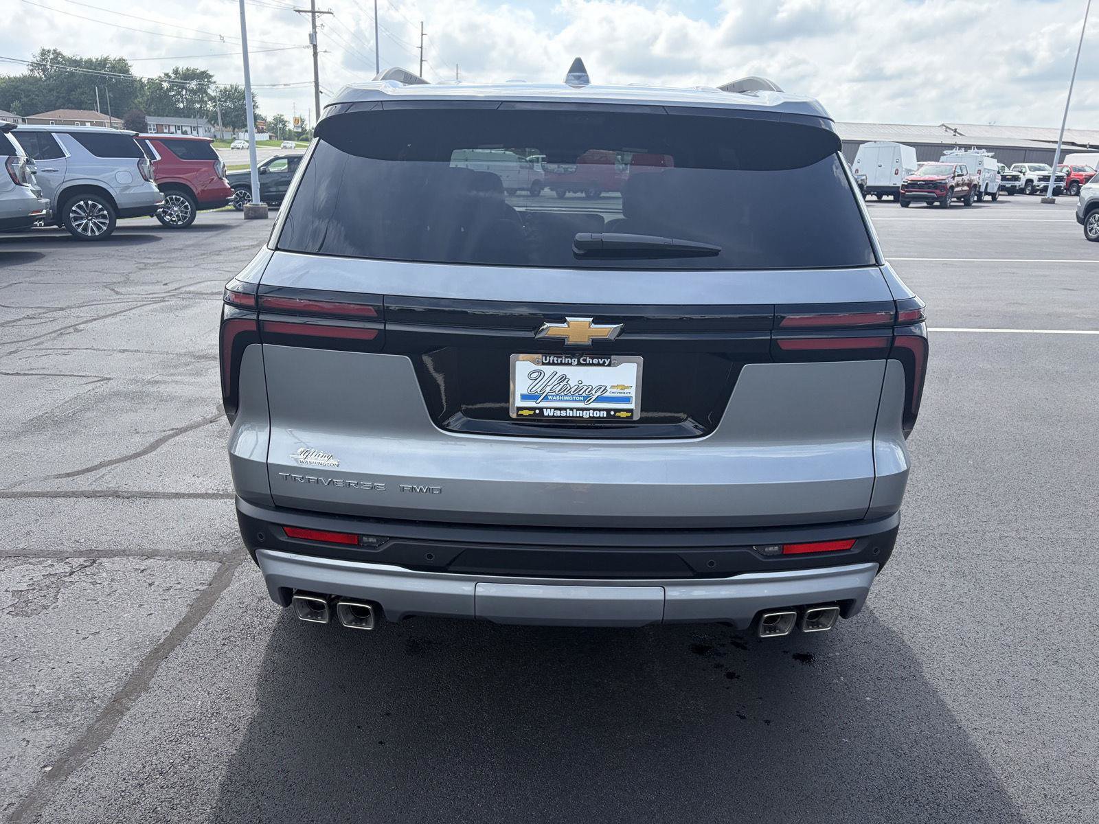 New 2026 Chevrolet Traverse LT w/ Driver Confidence Package AWD/4WD image 4
