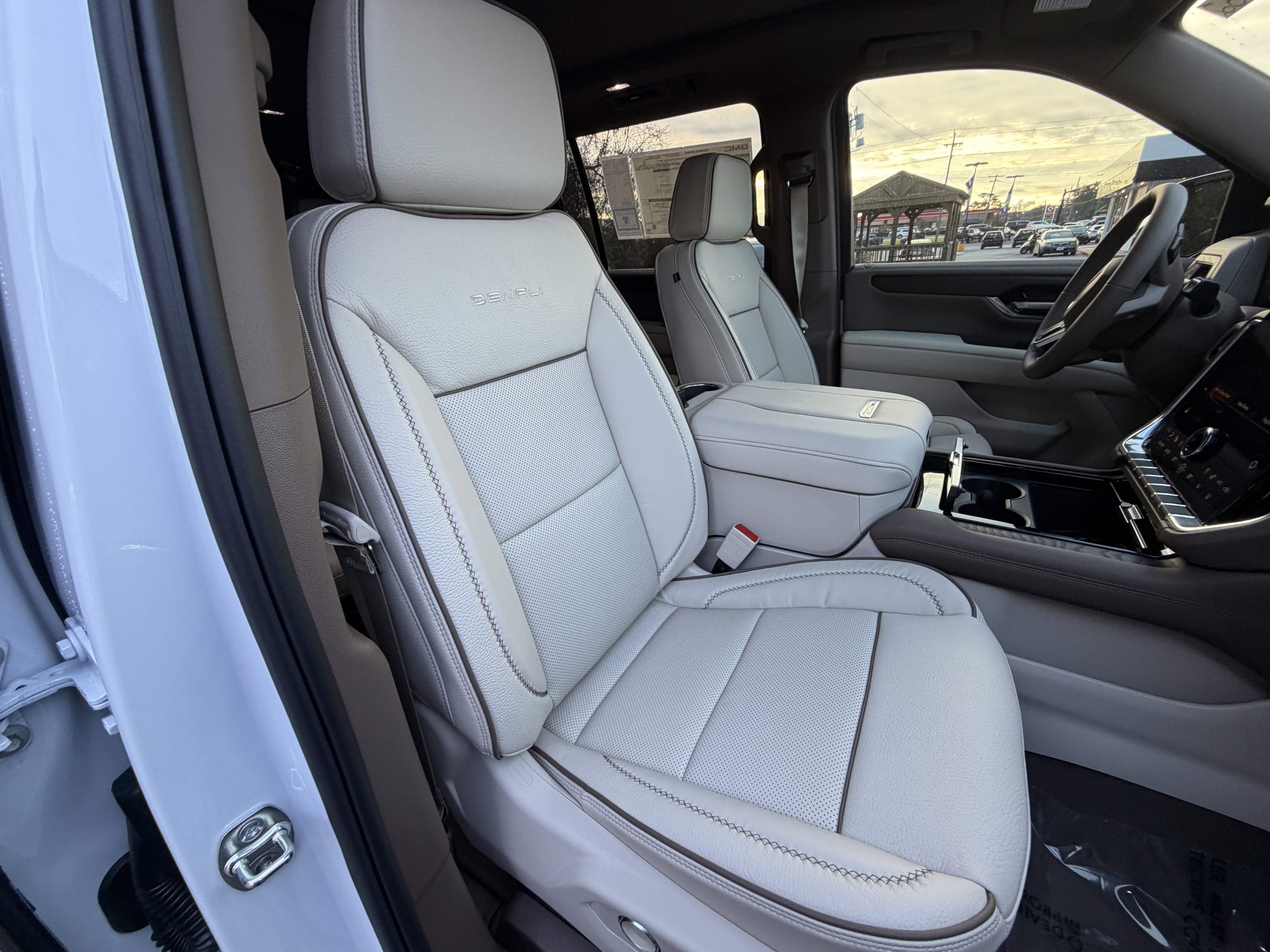 New 2026 GMC Yukon XL Denali w/ Denali Reserve Package AWD/4WD image 20