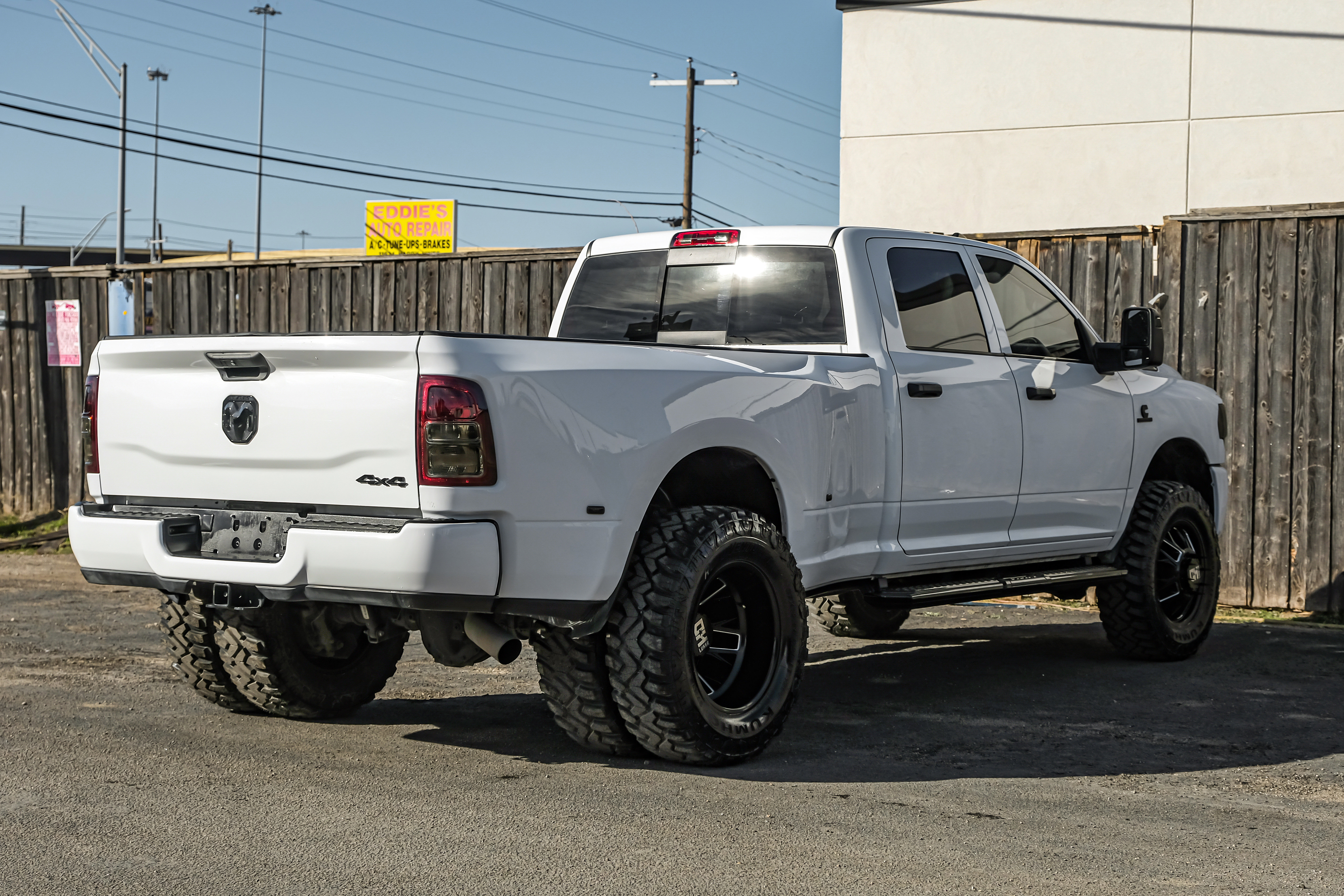 Used 2024 RAM 3500 Tradesman w/ Chrome Appearance Group image 8