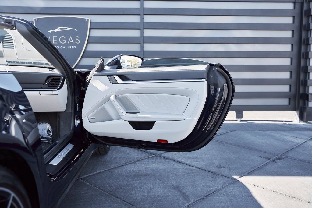 Used 2022 Porsche 911 Turbo S image 20