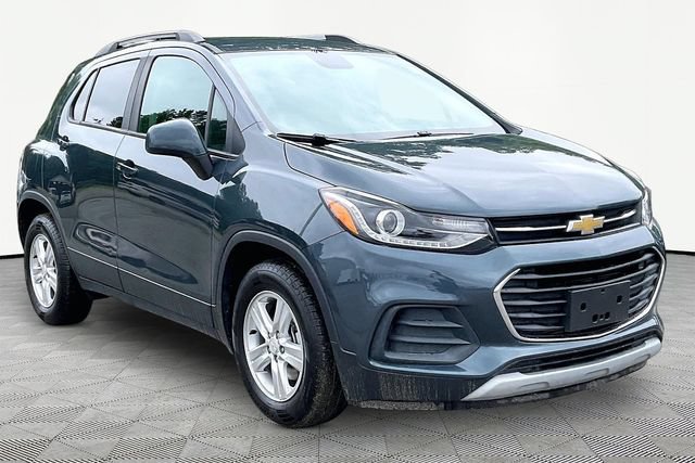 Used 2022 Chevrolet Trax LT w/ LT Convenience Package FWD image 1