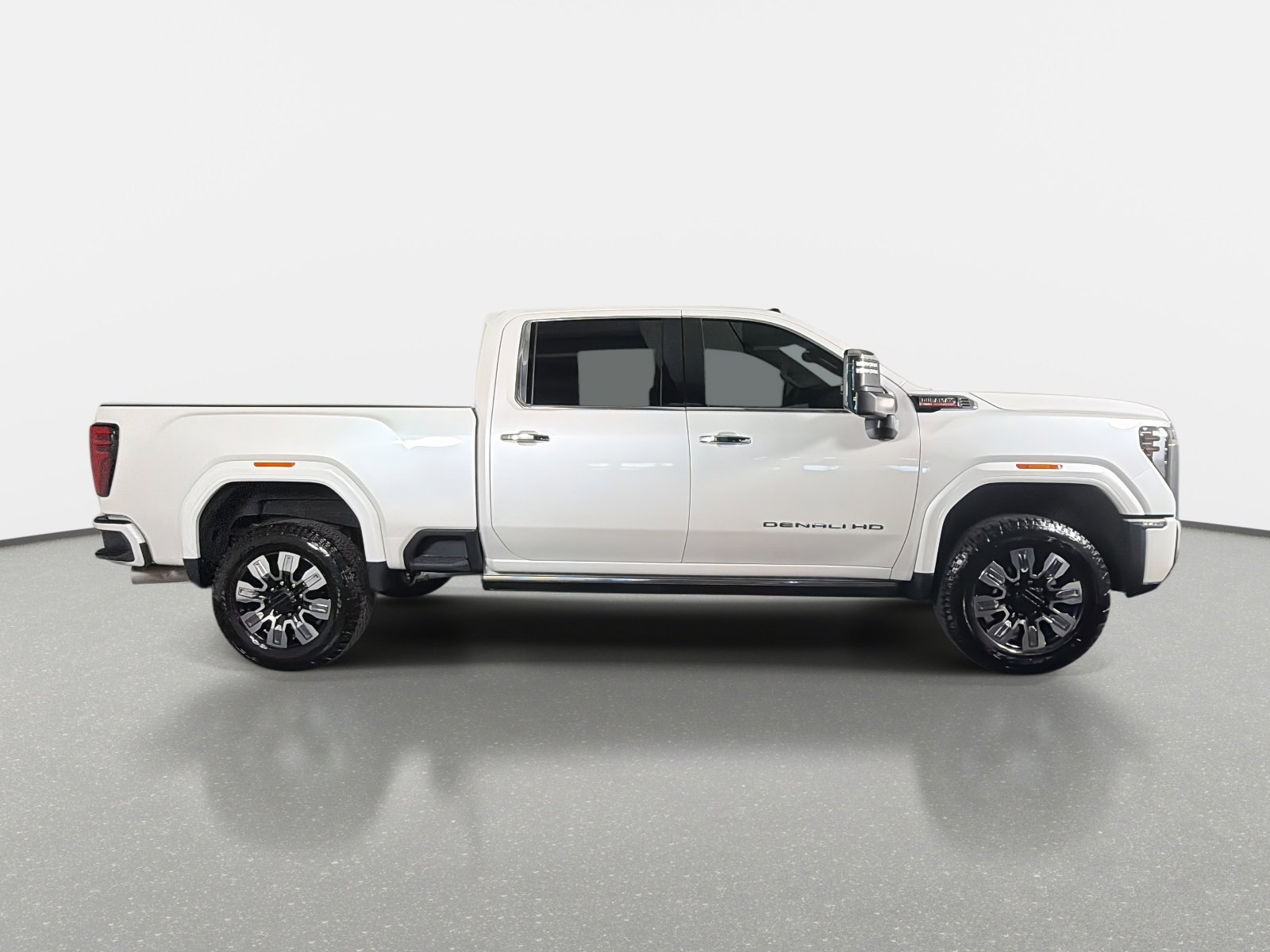 Used 2025 GMC Sierra 2500 Denali w/ Denali Reserve Package image 2